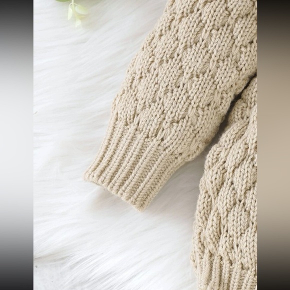 Baby girls / toddler girls cream beige long sleeve knit sweater romper onesie - Picture 3 of 4